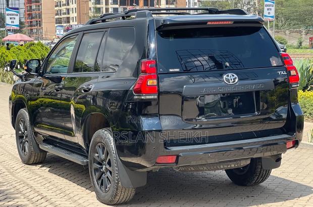 Toyota Land Cruiser Prado 2023