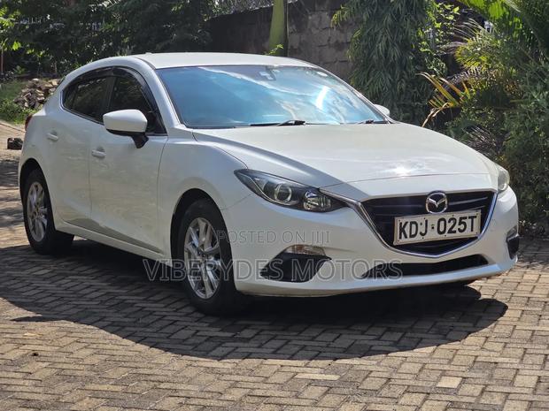 Mazda Axela 2015 White