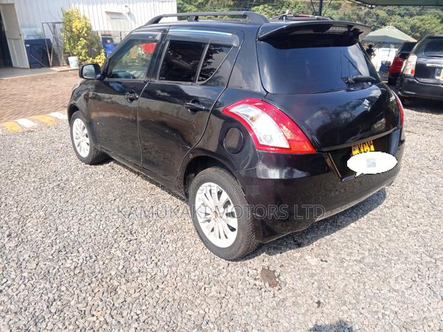 Suzuki Swift 2011 Black