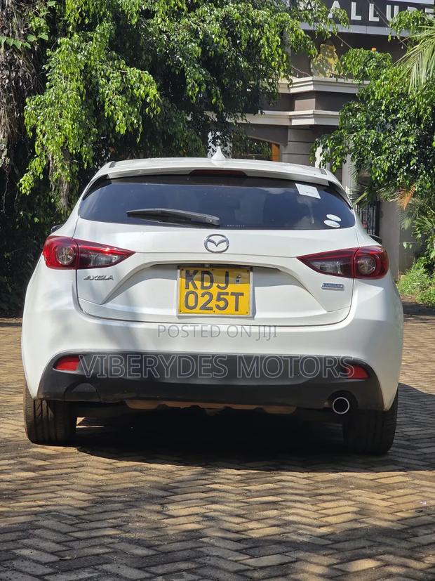 Mazda Axela 2015 White
