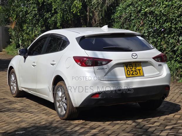 Mazda Axela 2015 White