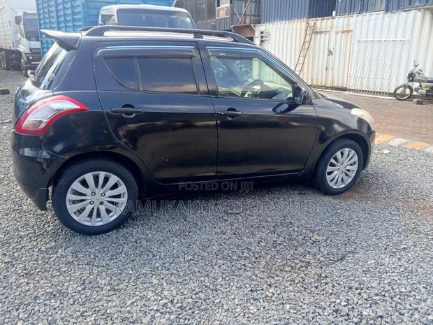 Suzuki Swift 2011 Black