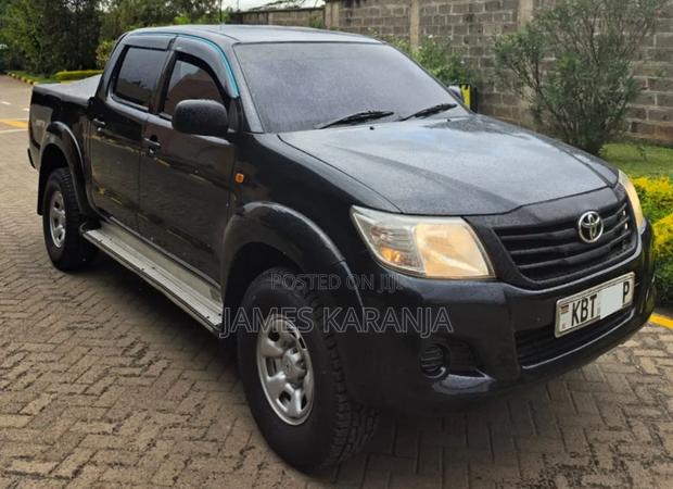 Toyota Hilux 2012 Black