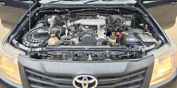 Toyota Hilux 2012 Black