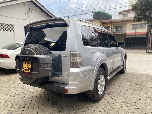 Mitsubishi Pajero 2015 Silver