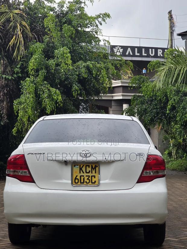 Toyota Axio 2010