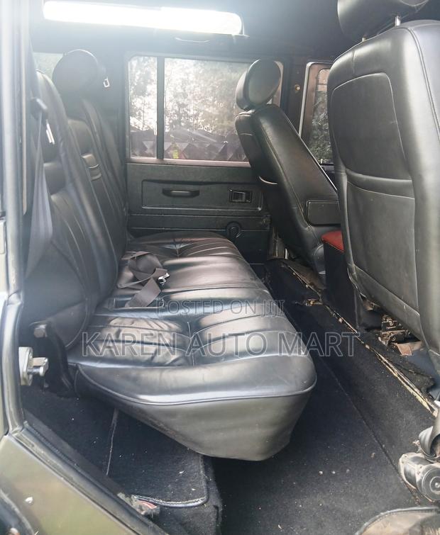 Land Rover Defender Base 4x4 1993 Gray