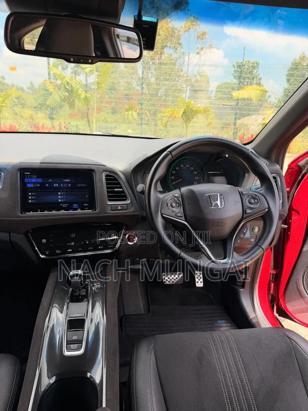 Honda Vezel 2019 Red