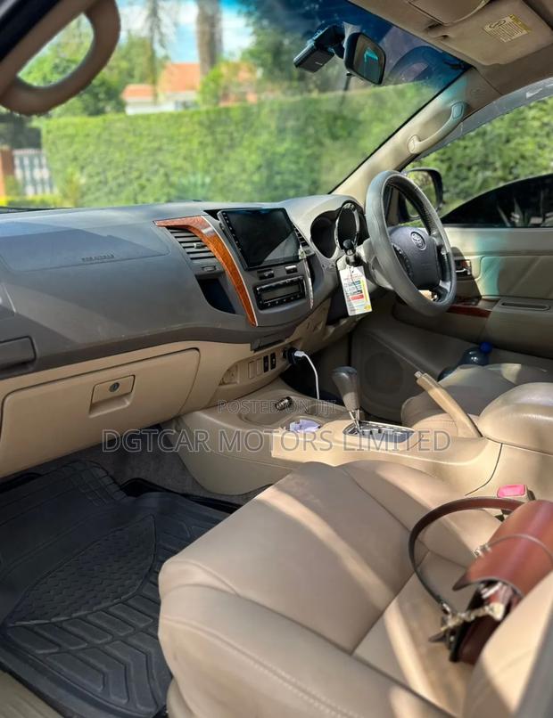 Toyota Fortuner 2011 Gray