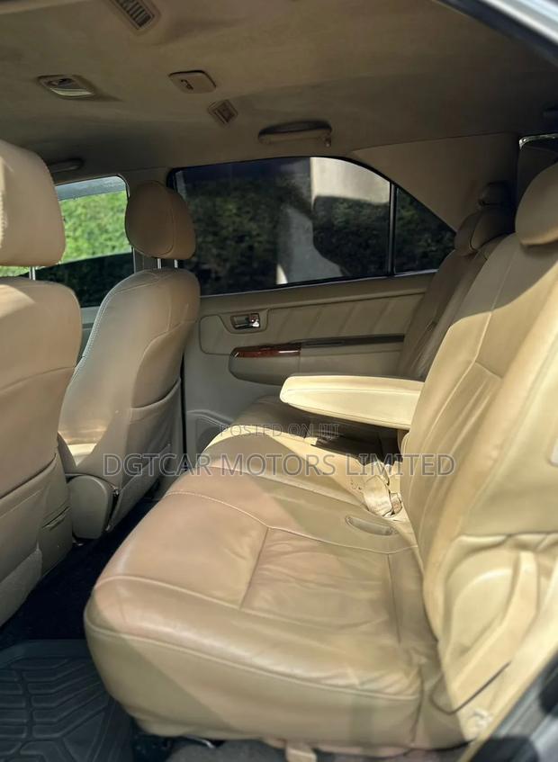 Toyota Fortuner 2011 Gray