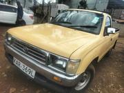 Toyota Hilux 2004 White for sale