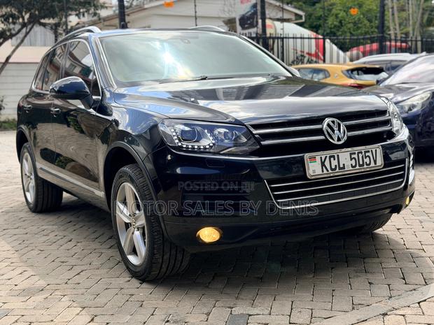 Volkswagen Touareg V6 Sport with Navigation 2013 Black
