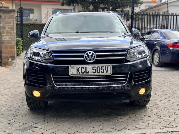Volkswagen Touareg V6 Sport with Navigation 2013 Black