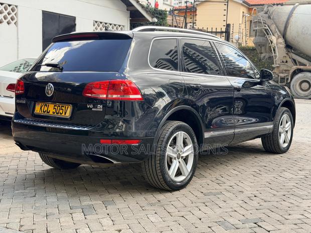 Volkswagen Touareg V6 Sport with Navigation 2013 Black