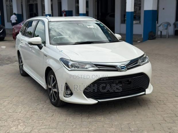 Toyota Corolla Fielder 2020 White