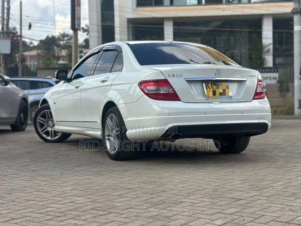 Mercedes-Benz C200 2007 White