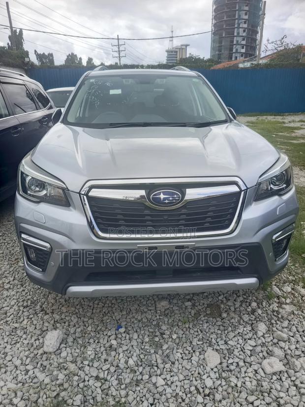 Subaru Forester 2019 Silver