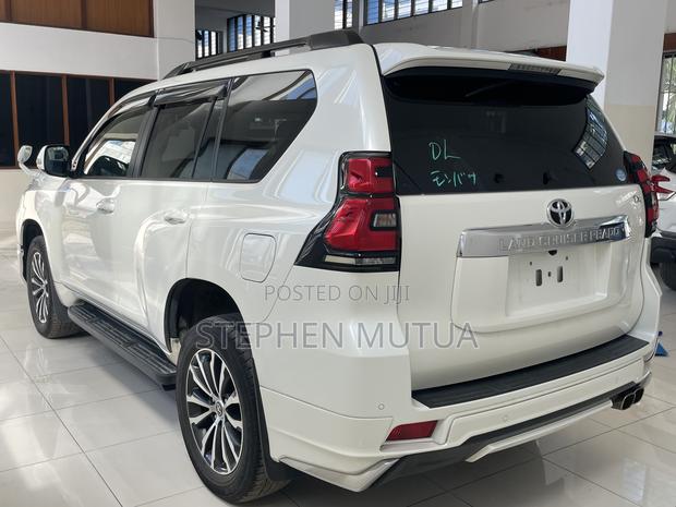 Toyota Land Cruiser Prado 2.7 2019 White