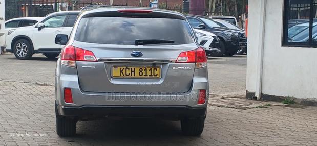 Subaru Outback 2.5i 2011 Silver