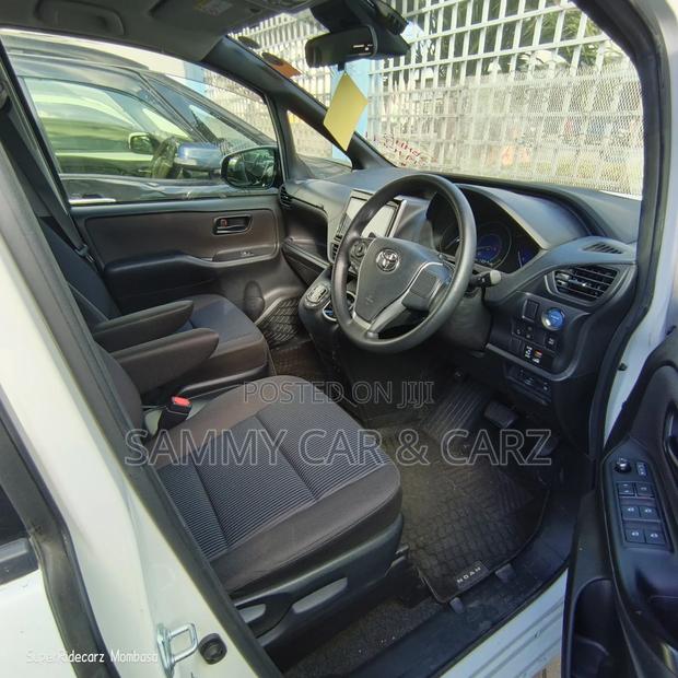 Toyota Noah 2020 White