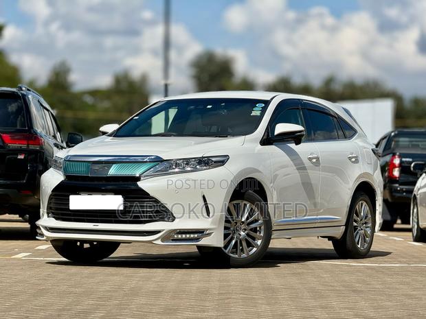Toyota Harrier 2.0 2018 White