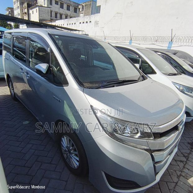 Toyota Noah 2020 Silver