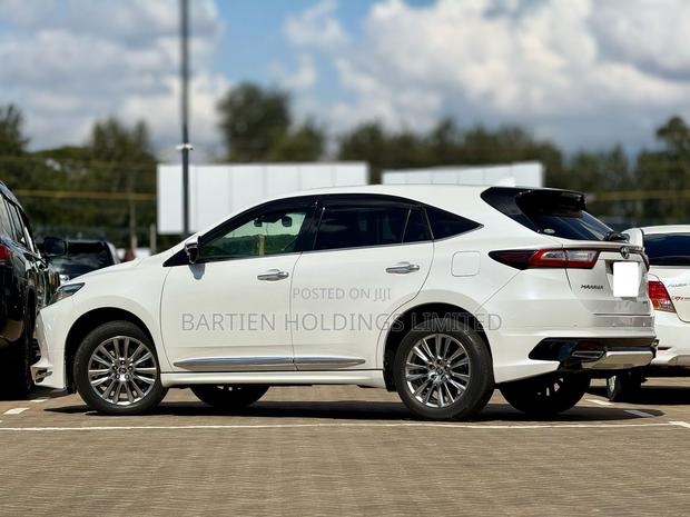 Toyota Harrier 2.0 2018