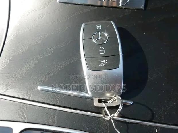 Mercedes-Benz C200 2019 Silver