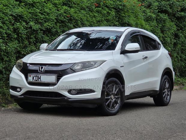 Honda Vezel 1.5 Hybrid 2WD 2015 White