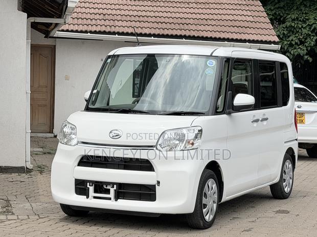 Daihatsu Tanto 660 AWD 2019 White