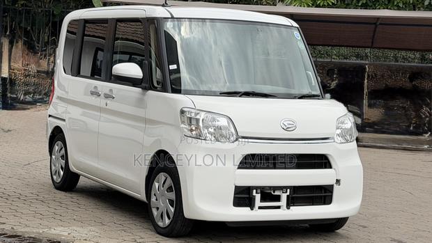 Daihatsu Tanto 660 AWD 2019 White