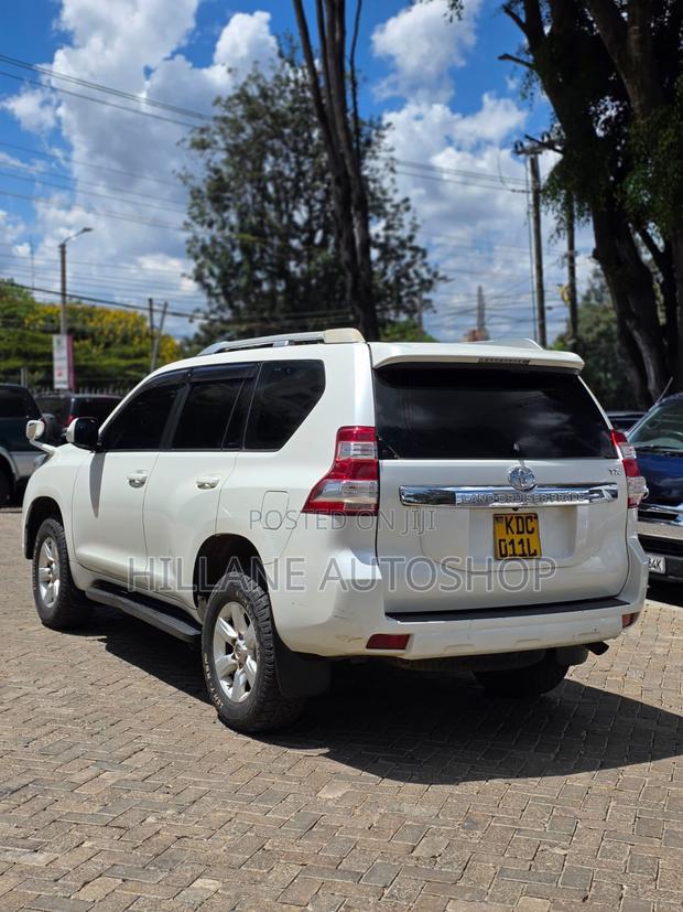 Toyota Land Cruiser Prado 2015 White
