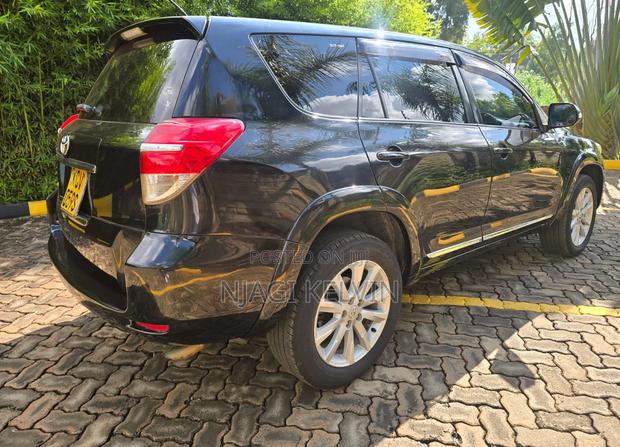 Toyota Vanguard 2012 Black