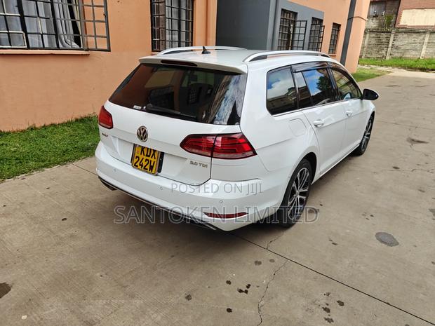 Volkswagen Golf Variant 2019 White