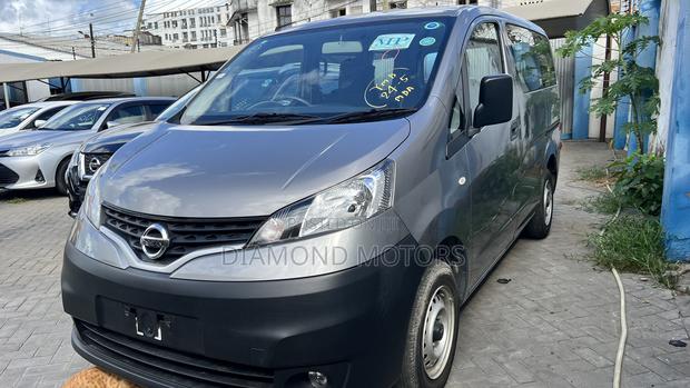 Nissan NV200 2019 Gray