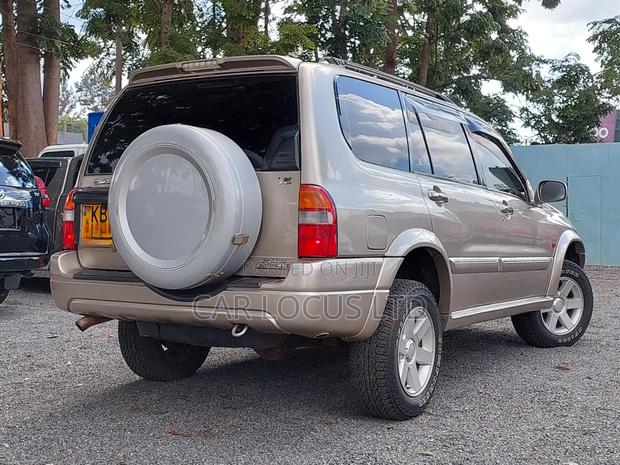 Suzuki Escudo 2001 Beige