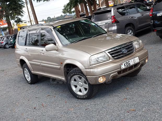 Suzuki Escudo 2001 Beige