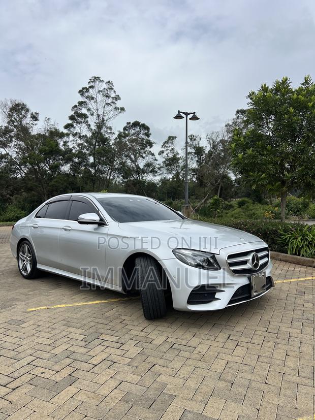 Mercedes-Benz E220 2016 Silver