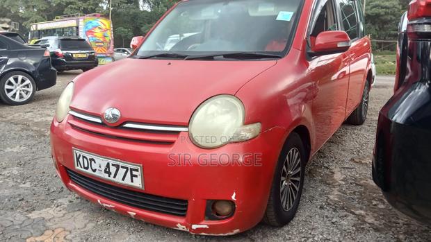 Toyota Sienta 2014 Red