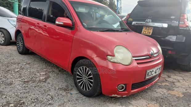 Toyota Sienta 2014 Red