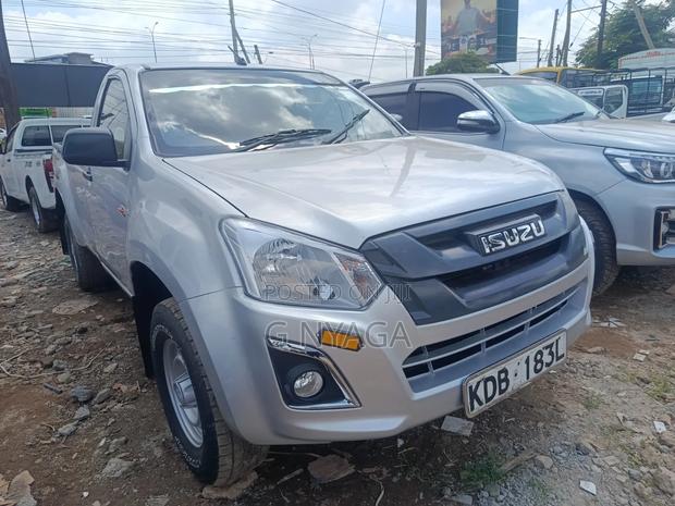 Isuzu D-MAX 2022 Silver