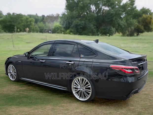 Toyota Crown 2019 Black