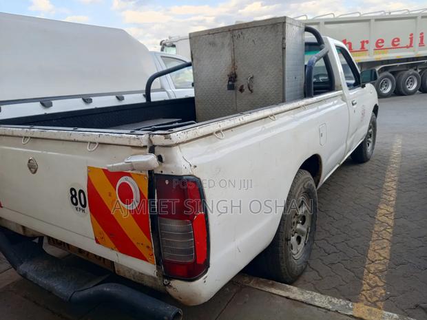 Nissan Pick-Up 2015 White