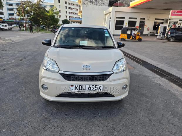 Toyota Passo 2018 Beige