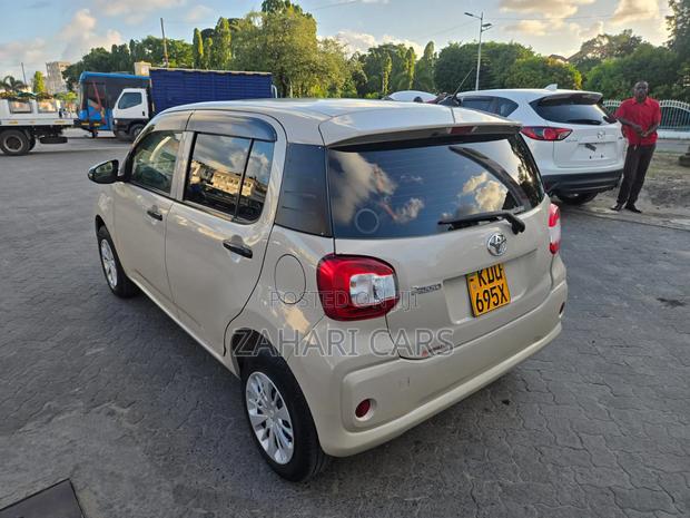 Toyota Passo 2018 Beige