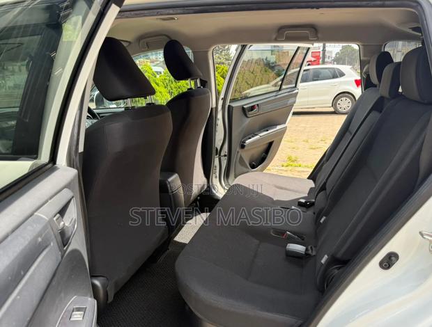 Toyota Corolla Fielder 1.5 Hybrid FWD 2019 White