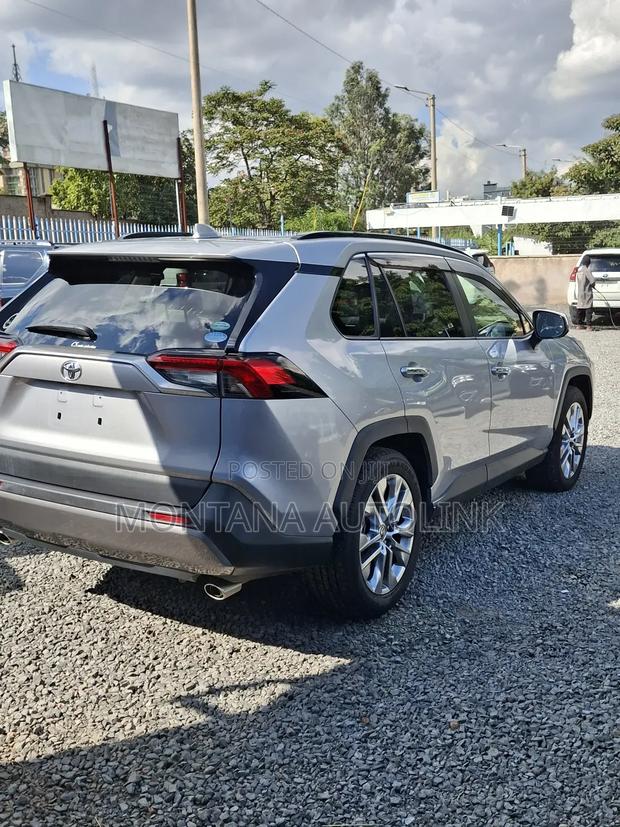 Toyota RAV4 2019 Silver