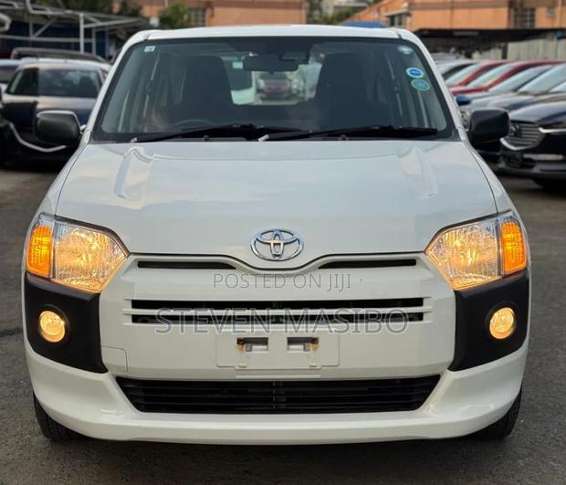 Toyota Probox 1.5 GL 4WD 2019 White