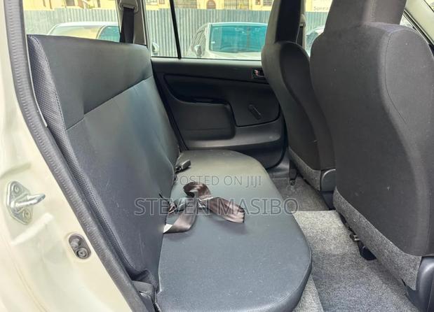 Toyota Probox 1.5 GL 4WD 2019 White