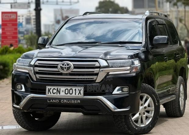 Toyota Land Cruiser 2010 Black